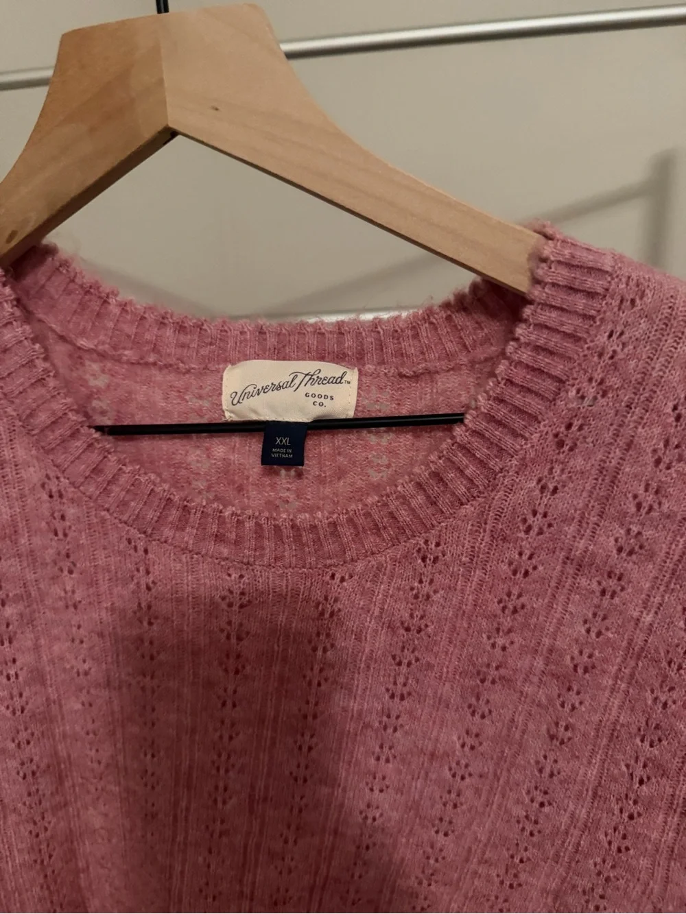 Universal Thread Rose Pink Short-Sleeve Crewneck Sweater